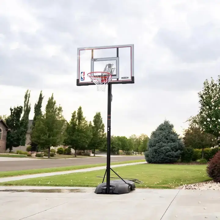 מתקן סל נייד מתכוונן 48 אינץ - Lifetime Polycarbonate Adjustable Portable Basketball Hoop NBA Editio
